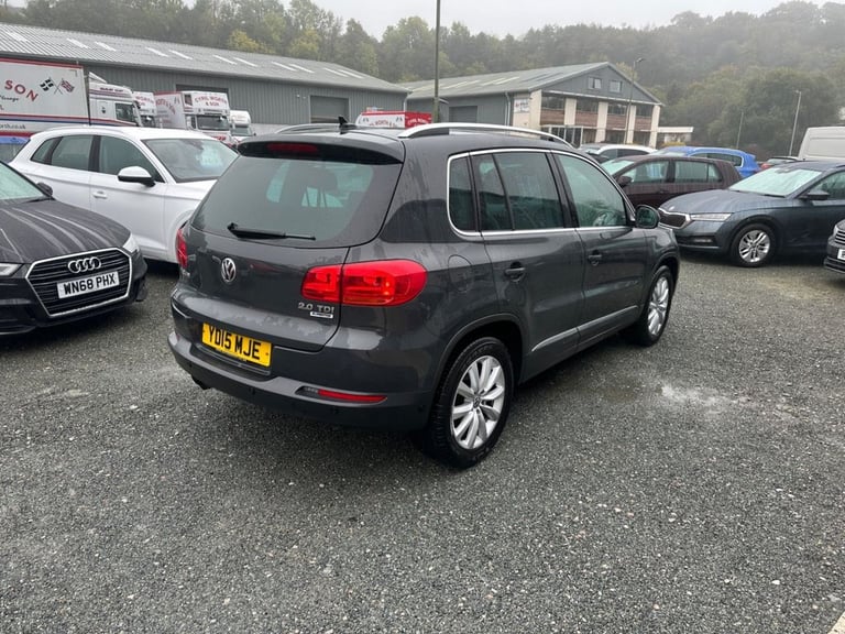 2015 Volkswagen Tiguan 2.0 TDi BlueMotion Tech Match 5dr [2WD] ESTATE DIESEL Manual
