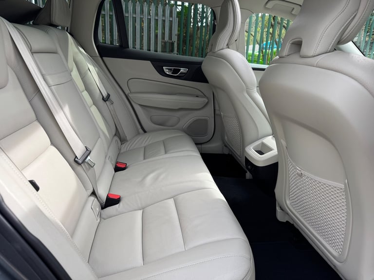 2019 Volvo V60 2.0 D4 Momentum Pro Estate 5dr Diesel Auto Euro 6 (s/s) (190 ps)