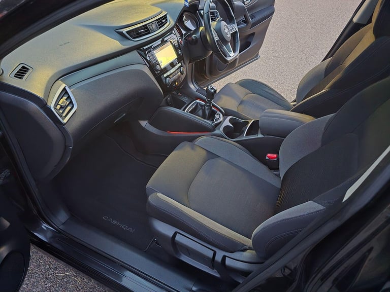 2018 Nissan Qashqai 1.5 dCi N-Connecta SUV 5dr Diesel Manual Euro 6 (s/s) (115 ps) HATCHBACK Dies...