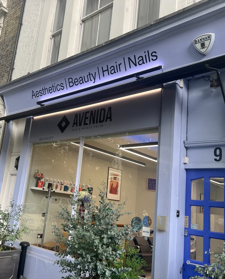Beauty Room & Nails Station