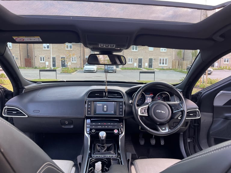Jaguar, XE, Saloon, 2016, Manual, 1999 (cc), 4 doors