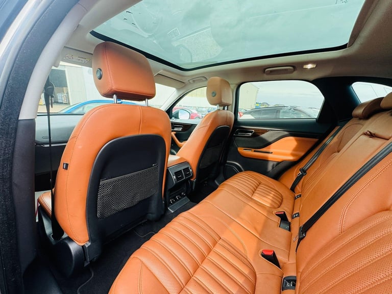 2017 Jaguar F-Pace 2.0d Portfolio 5dr Auto AWD ESTATE DIESEL Automatic