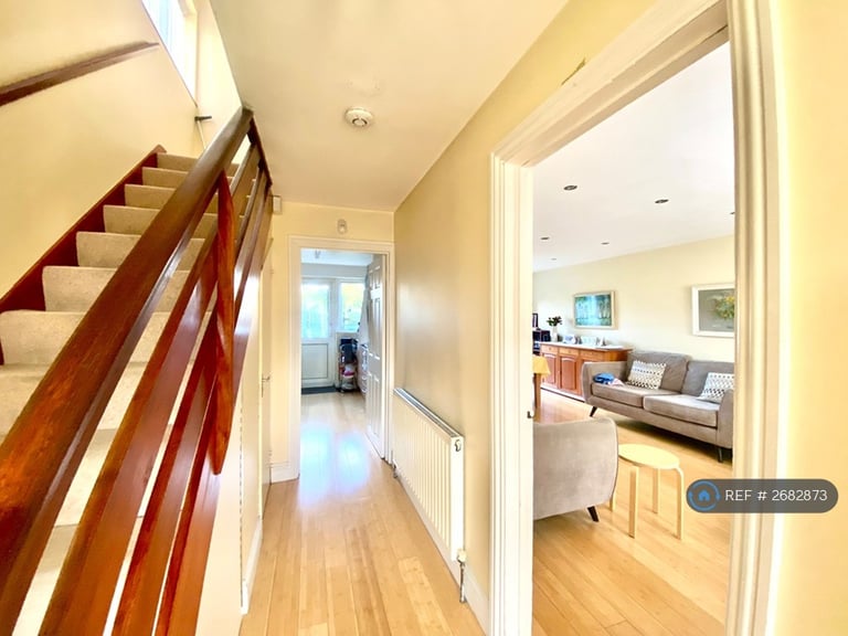 3 bedroom house in Warden Avenue, Harrow, HA2 (3 bed) (#2682873)