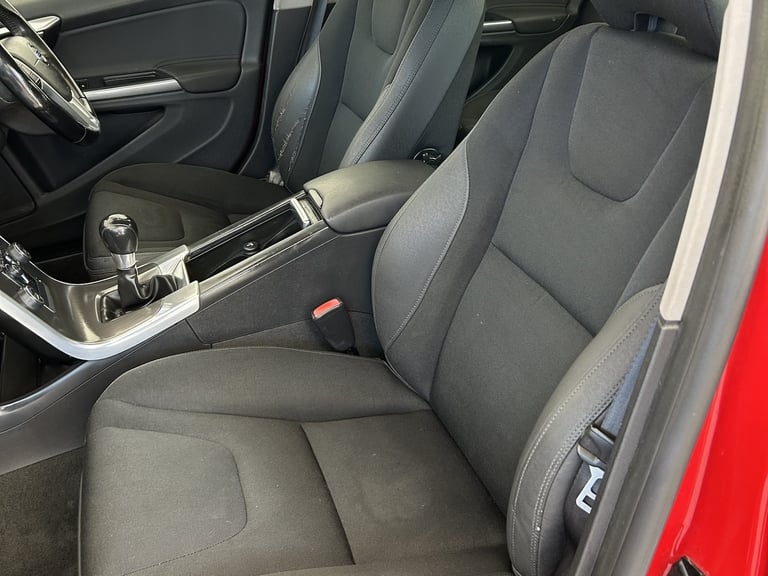 VOLVO S60 2.0 D3 SE Red Manual Diesel 2010