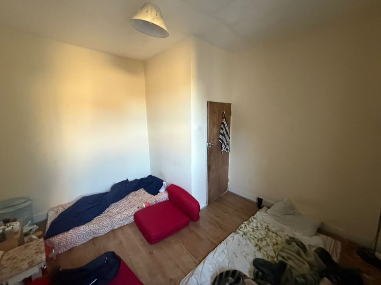 🛏️ 3 Rooms Available in a Shared House – £600 PCM Each – Portsmouth City Centre – Available Now