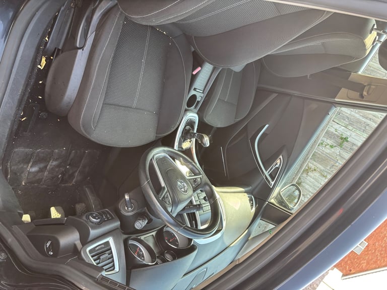 Vauxhall, ASTRA, Hatchback, 2012, Manual, 1598 (cc), 5 doors