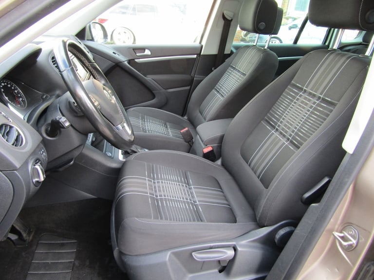 2015 Volkswagen Tiguan 2.0 TDi BLUEMOTION SPORT 4WD DSG 5DR LHD 4x4 Diesel Automatic