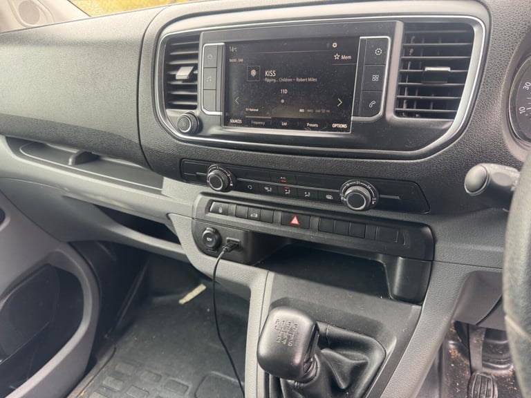 VAUXHALL VIVARO 1.5 Turbo D 2900 Dynamic 2022