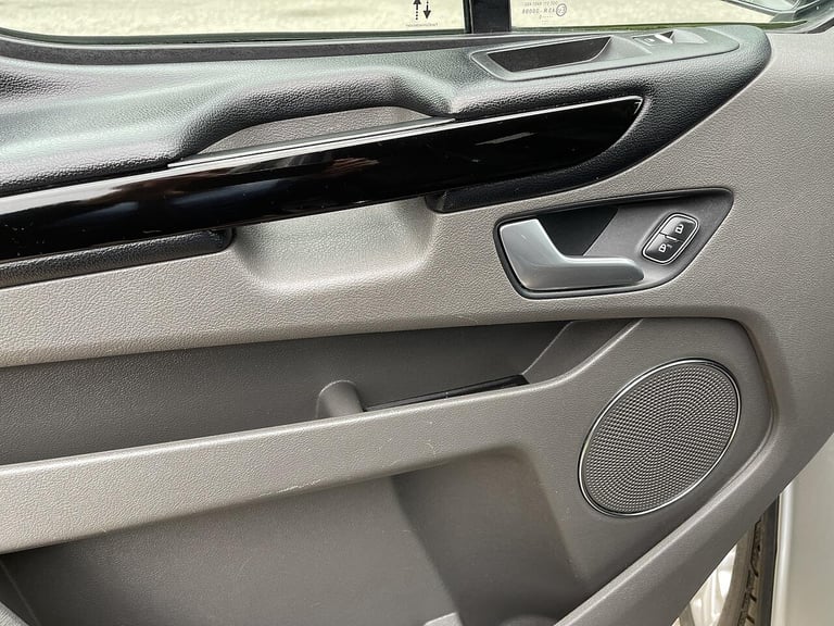 2020 Ford Tourneo Custom 2.0 320 EcoBlue Titanium Auto L2 Euro 6 (s/s) 5dr MPV Diesel Automatic