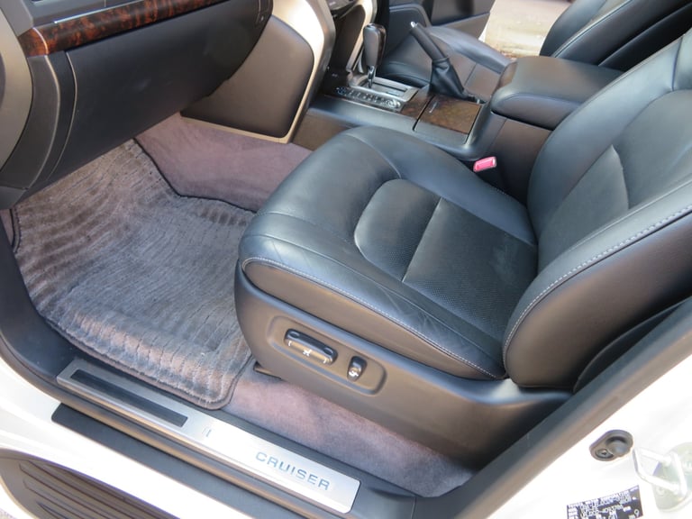 2015 Toyota Landcruiser ZX 4.6 V8  4x4 Petrol Automatic