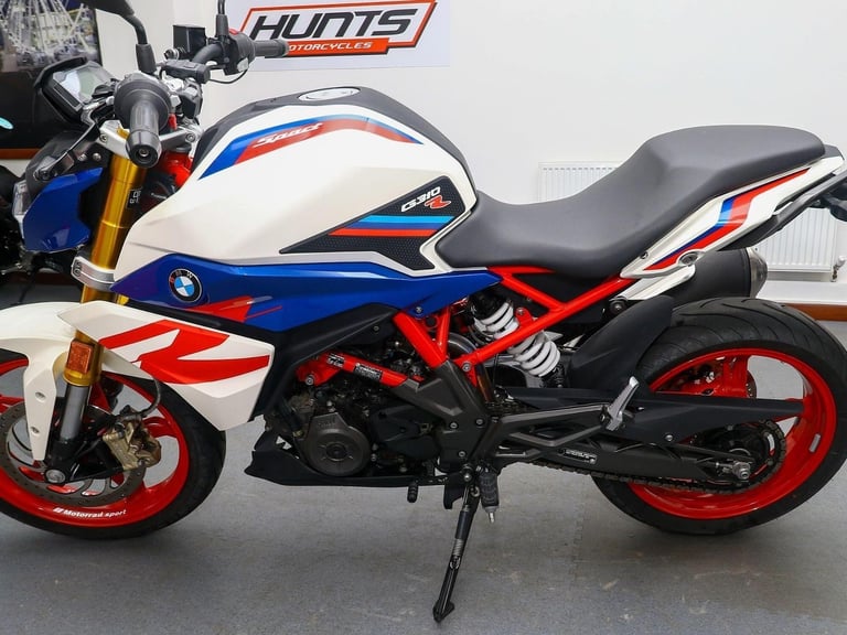 2023 '23 BMW G310R. ONLY 1,182 MILES. Heated Grips. A2 Legal. Great Value £3,695