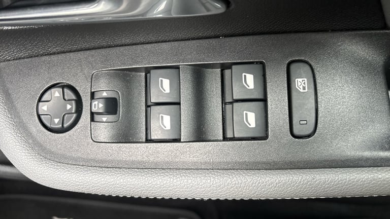 2021 Vauxhall Mokka 1.2 Turbo 100 Elite Nav Premium 5dr HATCHBACK PETROL Manual