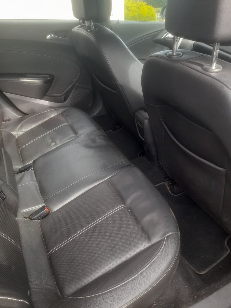 Vauxhall, ASTRA, Hatchback, 2011, Manual, 1956 (cc), 5 doors