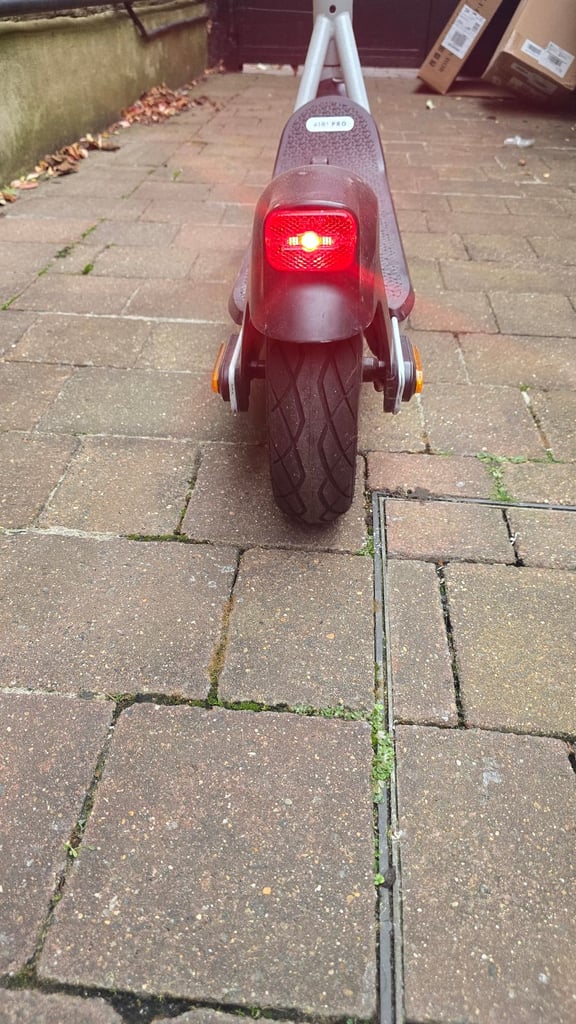 AIR 3 PRO WHITE E SCOOTER