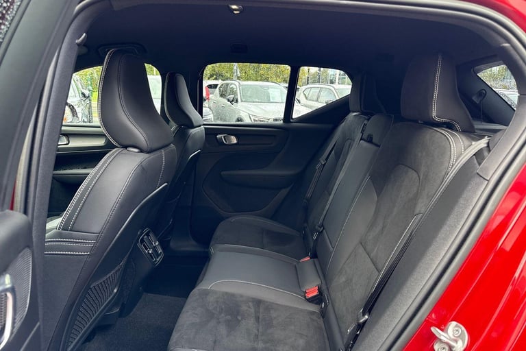 2022 Volvo XC40 2.0 B4 MHEV Plus SUV 5dr Petrol Hybrid DCT Auto AWD Euro 6 (s/s) (197 ps) ESTATE ...