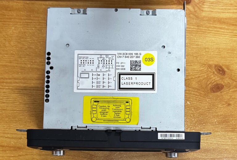 VW Media Unit, SD Card with USB Interface. 3C8035195G/5NO 035 341F
