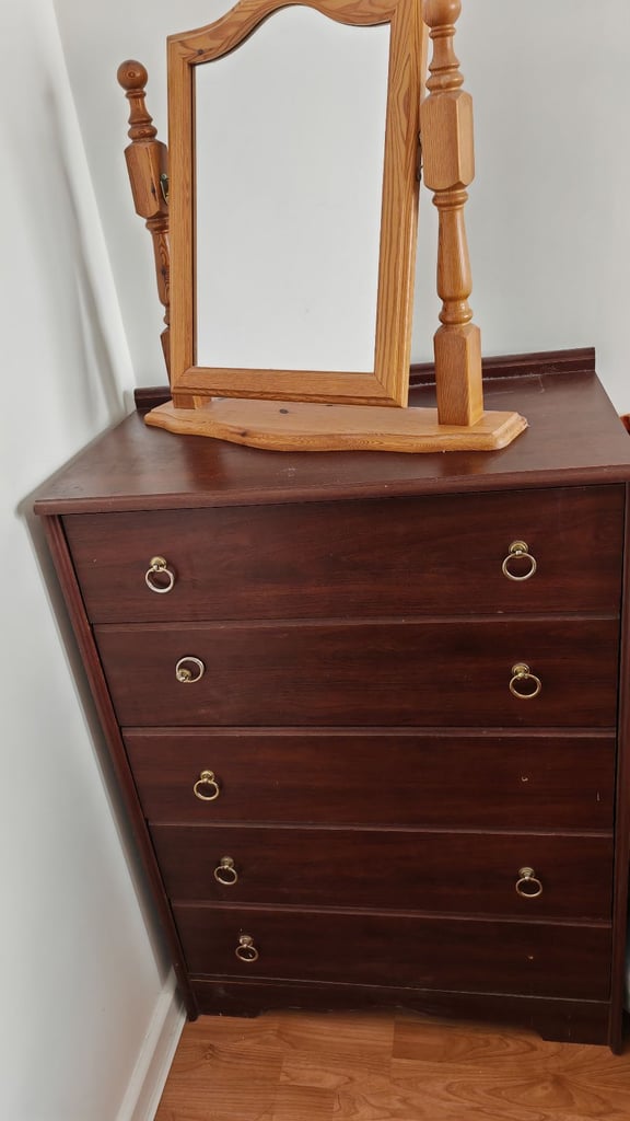 Free chest of drawers 