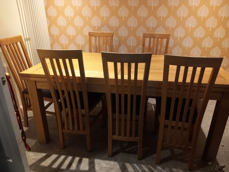 Dining table and six chairs. 