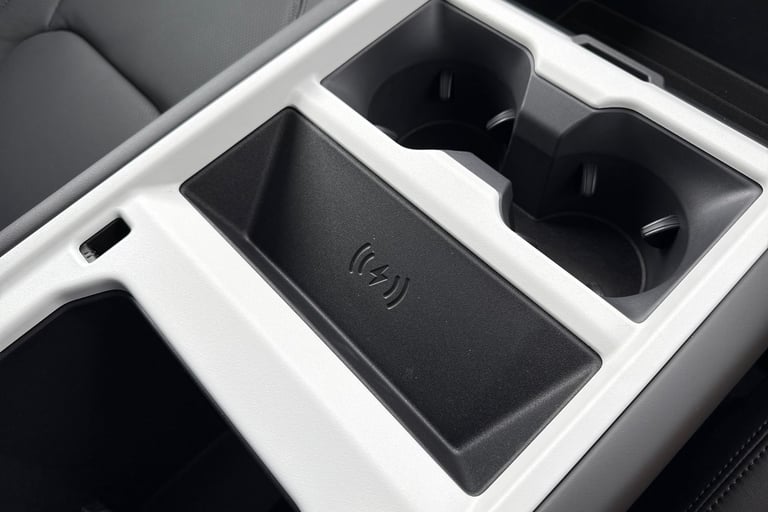 2025 Land Rover Defender 110 3.0 D250 MHEV X-Dynamic SE Auto 4WD Euro 6 (s/s) 5dr SUV Automatic