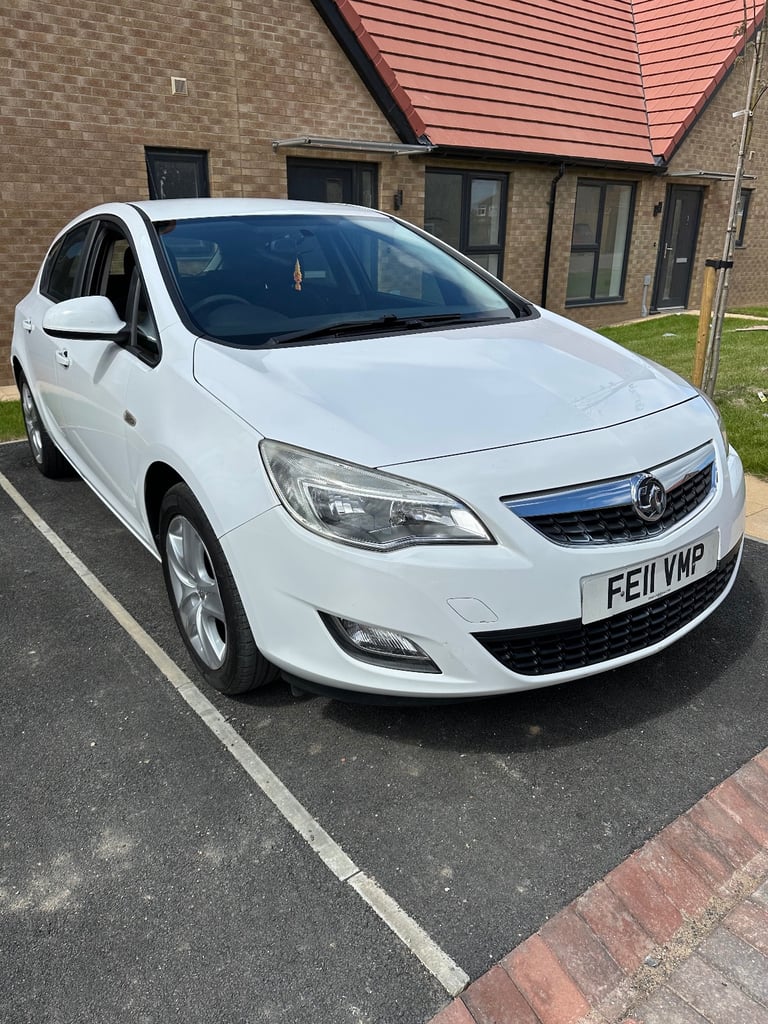 2011 Vauxhall Astra 1.7 Diesel 3 Months Mot Full Service Excellent Condition Car