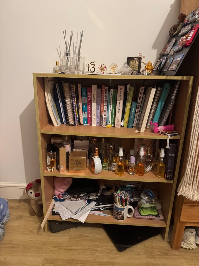 Book case - wood (pickup only)