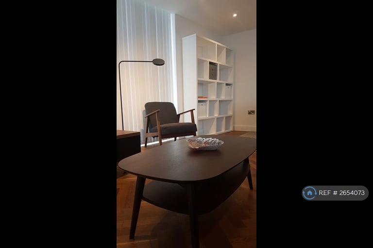 2 bedroom flat in South Tower, Manchester, M15 (2 bed) (#2654073)