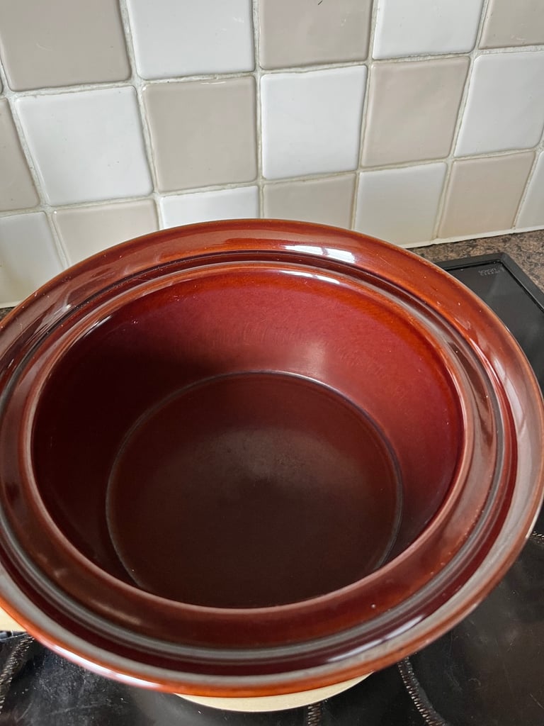 Family size slow cooker