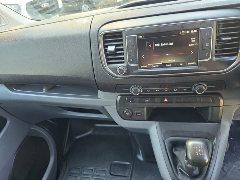 2019 Vauxhall Vivaro 2900 1.5d 100PS Dynamic LWB L2 Van **ONLY 56,000 MILES** PANEL VAN Diesel Ma...
