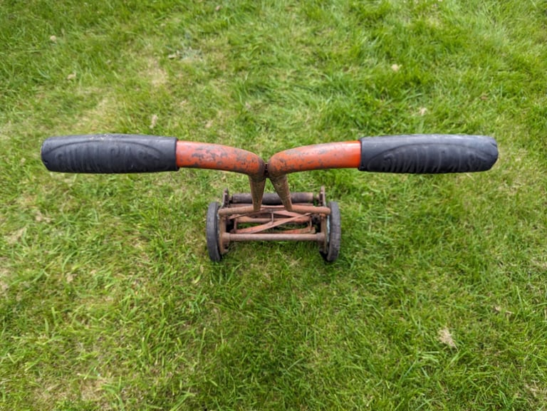Vintage Qualcast B1 Push Mower Garden Lawn Grass Cutter
