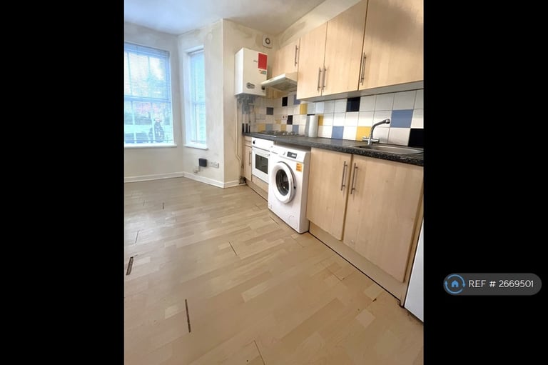 1 bedroom flat in Bellevue Terrace, Southampton, SO14 (1 bed) (#2669501)
