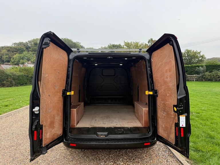 2018 Ford Transit Custom 2.0 300 EcoBlue Limited L2 H1 Euro 6 5dr PANEL VAN Diesel Manual