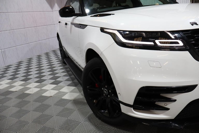 LAND ROVER RANGE ROVER VELAR 2.0 D240 R-Dynamic SE Auto 4WD Euro 6 (s/s) 5dr