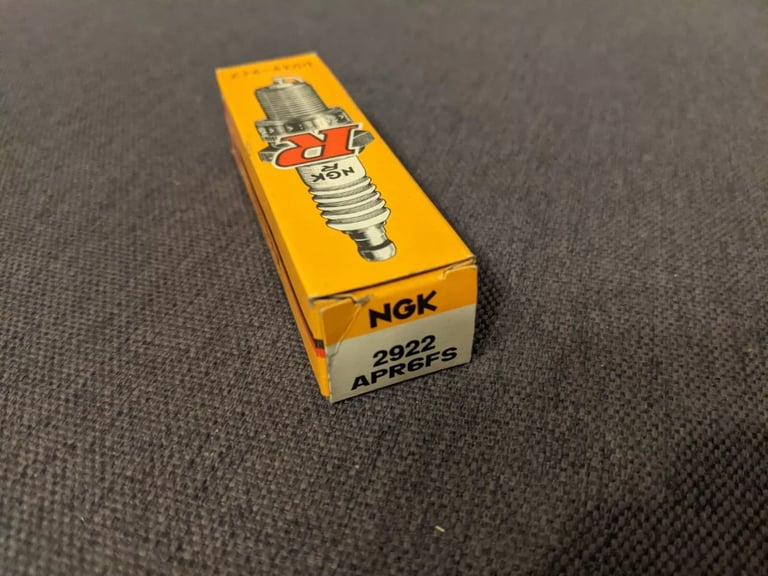 NGK SPARK PLUGS FOR FORD 2000 OHC 1600 OHC CAPRI CORTINA TRANSIT GRANADA SIERRA