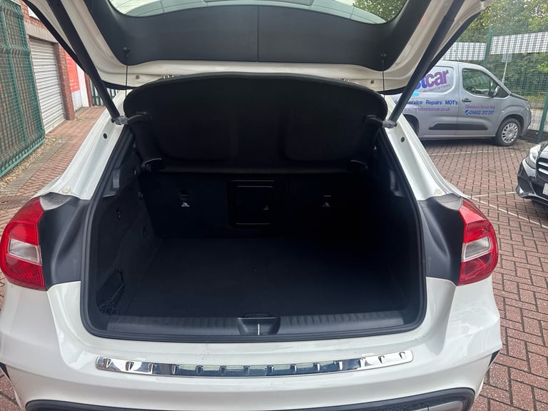 2015 Mercedes-Benz GLA GLA 200d AMG Line 5dr ESTATE DIESEL Manual