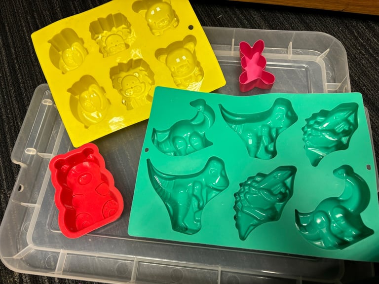  New Silicone crafting  moulds candle making /soap making /melts/baking Job Lot 