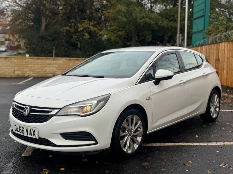 2016 Vauxhall Astra 1.6 CDTi 16V Design 5dr HATCHBACK Diesel Manual