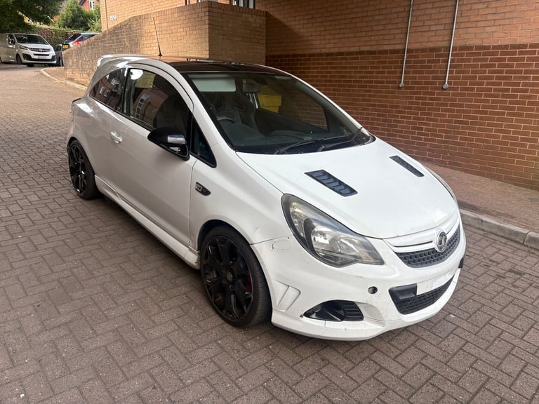Vauxhall Corsa 1.6T Vxr Artic White edition 