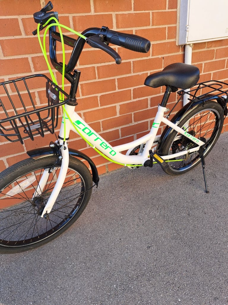 Ladies or kids small shopper bike brilliant condition ideal for birthday present 