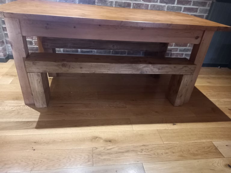 Pine farmhouse table with 2 benches and 2 carvers