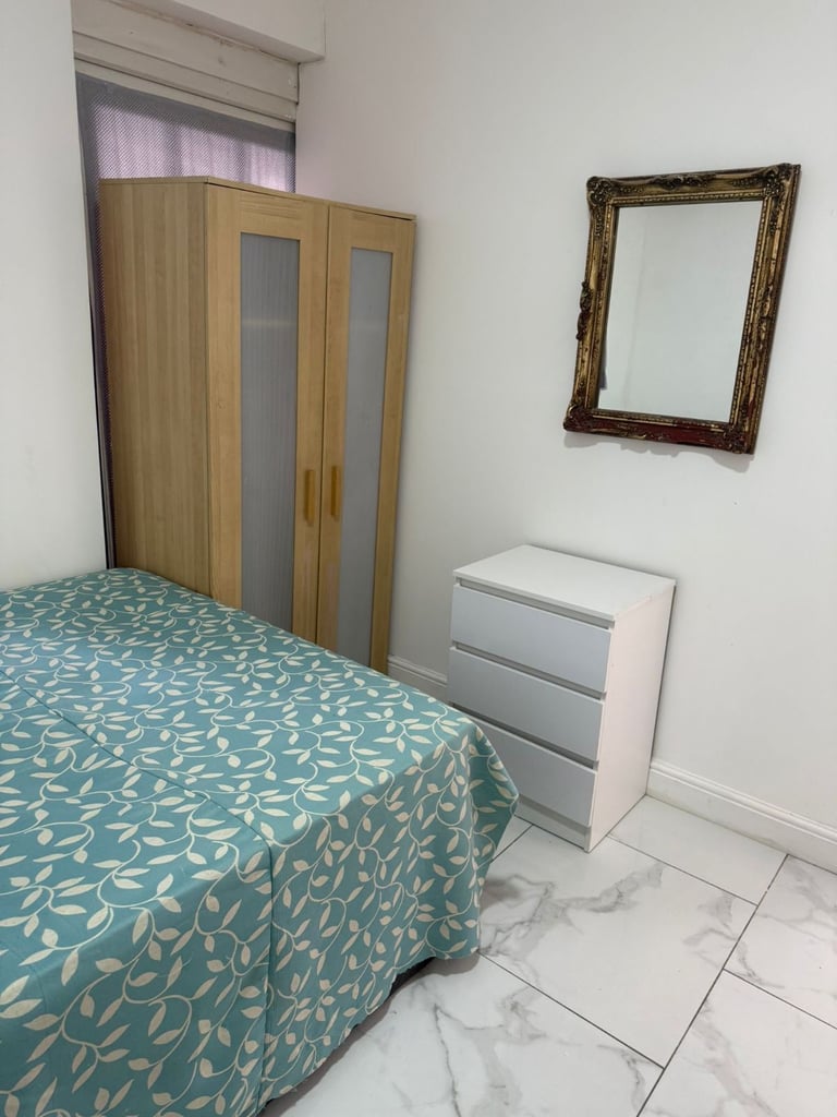 AVAILABLE STRAIGHAWAY! ..COSY+CLEAN BIG Medium ROOM IN CHINGFORD, E4 8PJ FOR £655pcm
