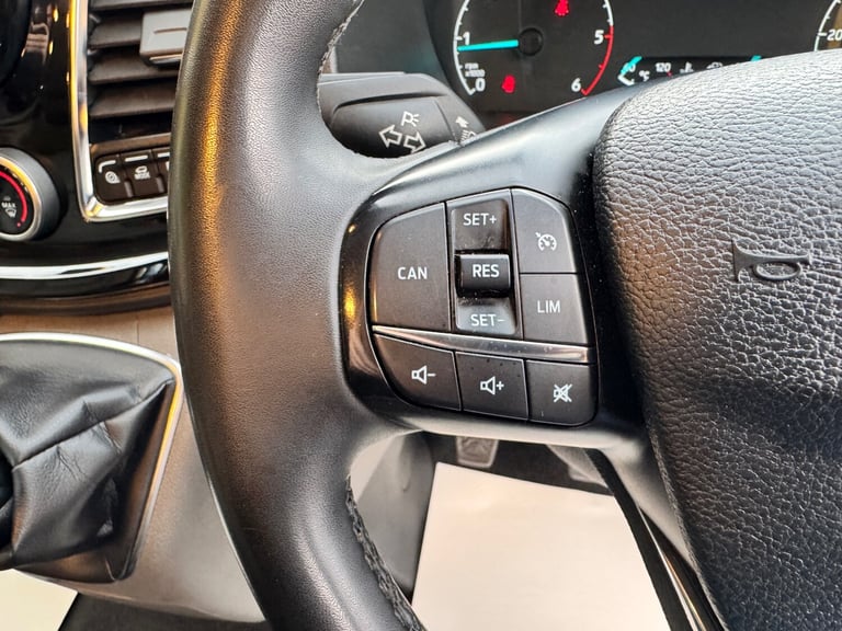 2022 FORD TRANSIT CUSTOM 320 CREW CAB 5 SEATS LIMITED + GREY + TAILGATE