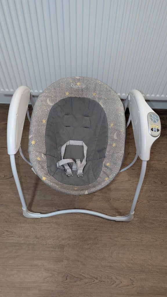 The Graco Glider Lite Baby Swing