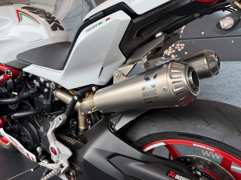 2021 Ducati Supersport S – 5,402 Miles