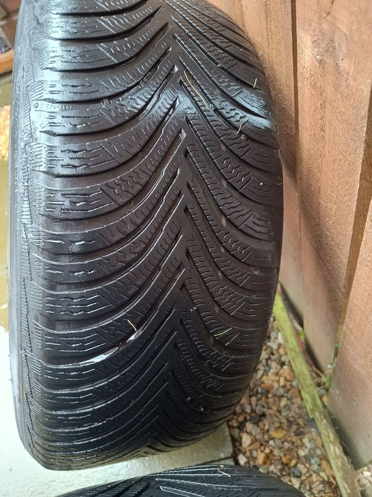 Alloy wheels with premium tyres (winter)