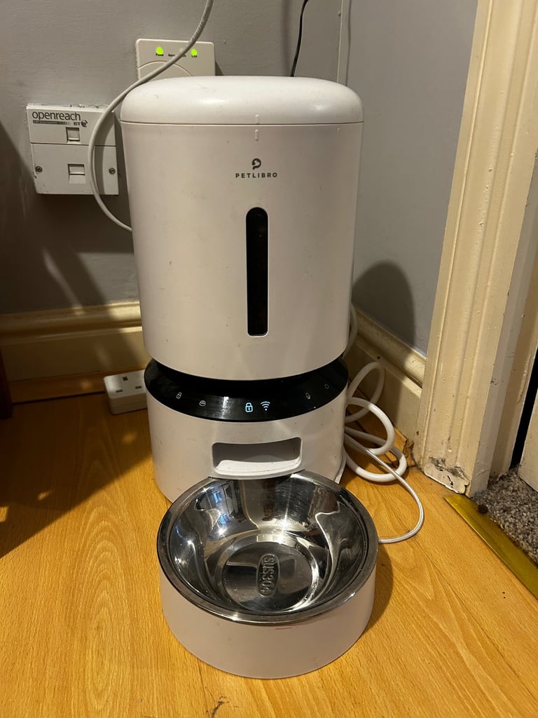 PETLIBRO 5L automatic cat feeder working well