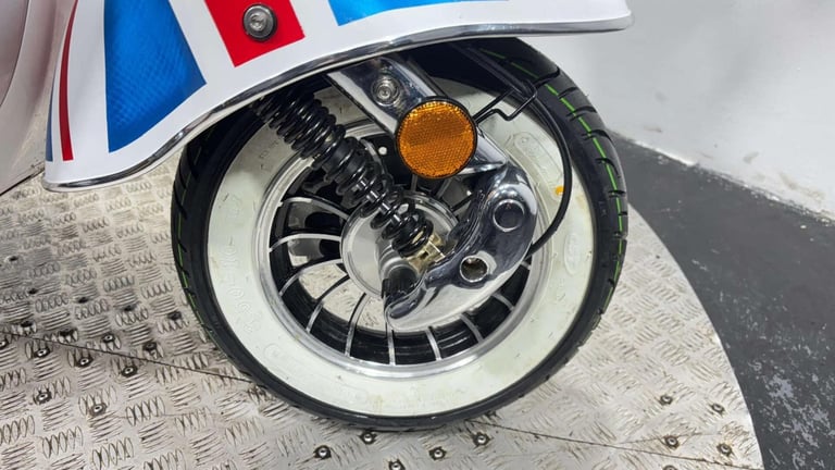 Ajs MODENA 2025 51 MILES CUSTOM SCOOTER 125CC EYE CATCHING BIKE