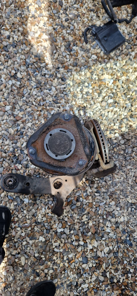 Toyota Avensis 09-15 MK3 T27 Front Passenger Side Suspension Leg O/S/F 4852005310