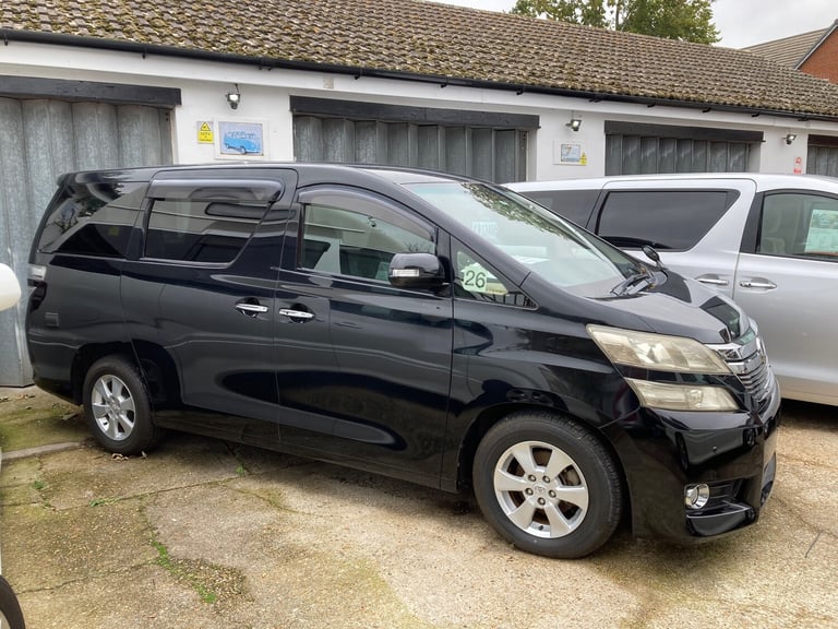 2012 Toyota Vellfire 2.4 PETROL AUTO  8 seater Air con  Apple Carplay &amp; Satnav