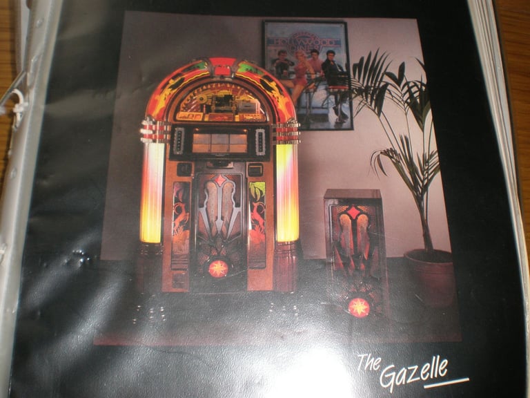 Jukebox reference  selection pages lots of pictures, of more or less every jukebox ever made.