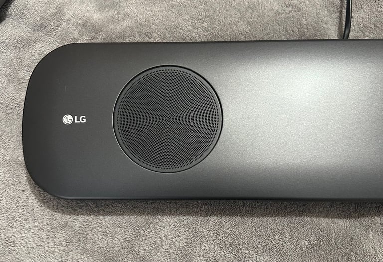 LG Sound bar and subwoofer - surround sound 